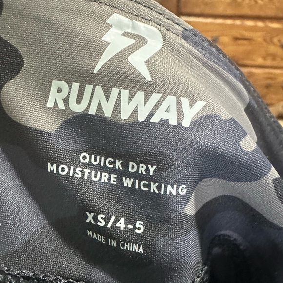 Runway Girls Black Camo Athletic Pants size: XS (4-5) - Picture 2 of 5